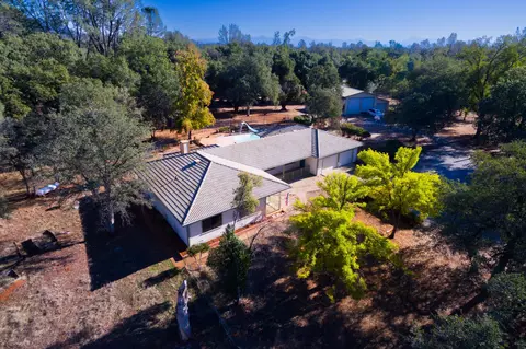 View/Area - 19402 Covey Rd, Redding, CA 96003 photo 5 of 11