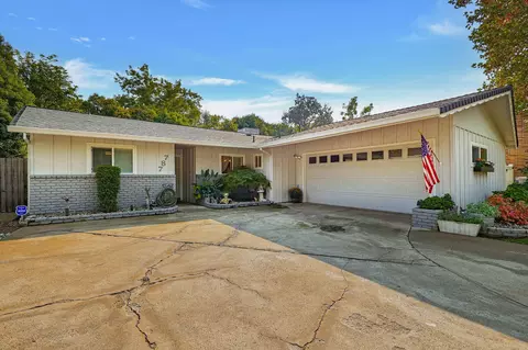787 Coronado St, Redding, CA 96003
