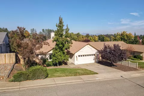 4957 Tralee Ln, Redding, CA 96001