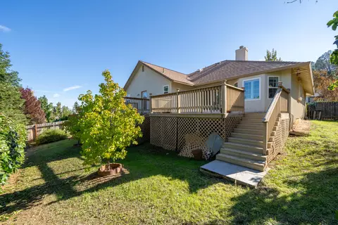 4957 Tralee Ln, Redding, CA 96001 photo 5