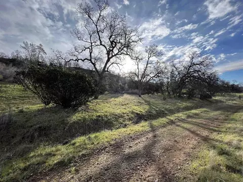 79 67 High Flat Rd, Red Bluff, CA 96080