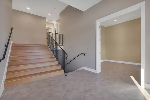 1054 Bianca Walk, Redding, CA 96001 photo 9