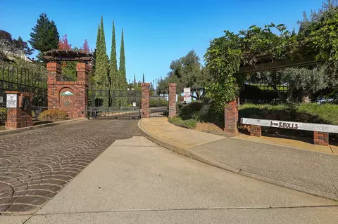 1054 Bianca Walk, Redding, CA 96001 photo 4