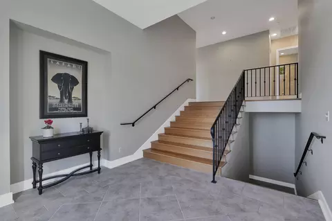 1054 Bianca Walk, Redding, CA 96001 photo 8