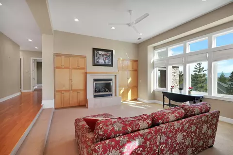 1054 Bianca Walk, Redding, CA 96001 photo 11