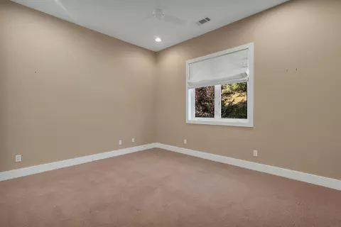 1054 Bianca Walk, Redding, CA 96001 photo 16