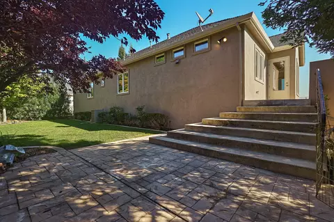 1054 Bianca Walk, Redding, CA 96001 photo 6