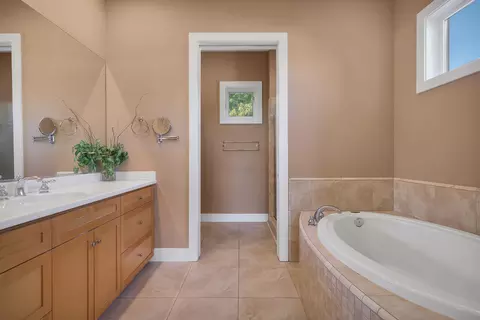 1054 Bianca Walk, Redding, CA 96001 photo 34