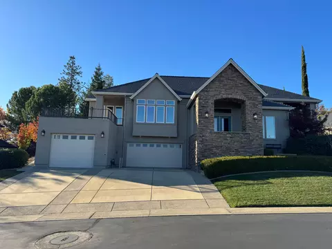 1054 Bianca Walk, Redding, CA 96001 photo 2