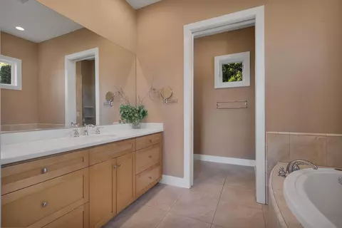 1054 Bianca Walk, Redding, CA 96001 photo 22