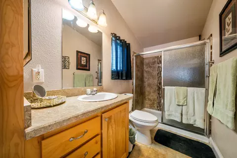 16755 Thompson Ln, Redding, CA 96001 photo 10