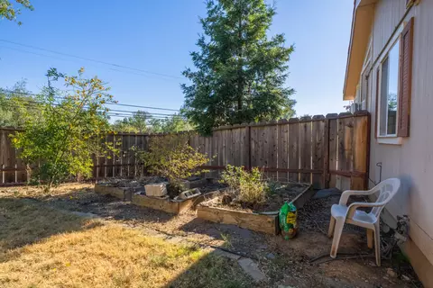 16755 Thompson Ln, Redding, CA 96001 photo 15