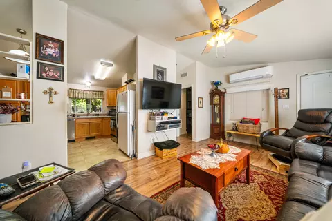 16755 Thompson Ln, Redding, CA 96001 photo 4