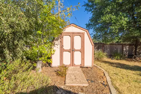 16755 Thompson Ln, Redding, CA 96001 photo 17
