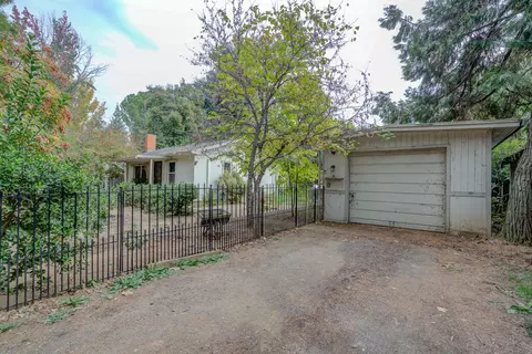 710 Severtson Dr, Redding, CA 96001
