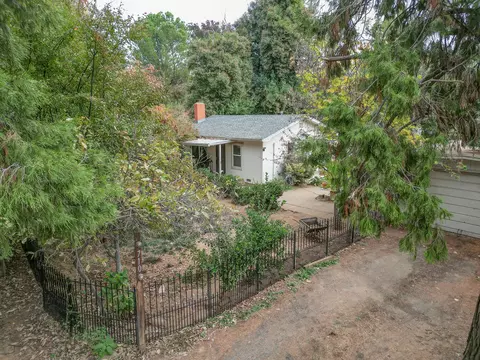710 Severtson Dr, Redding, CA 96001 photo 2
