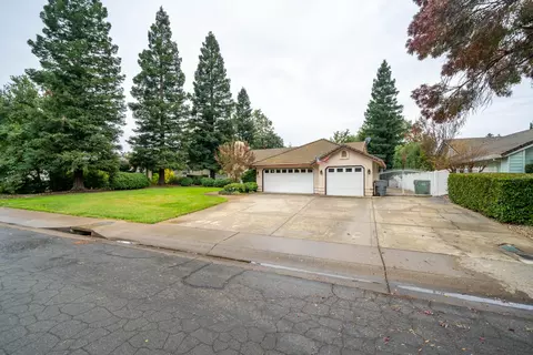 Exterior - 2287 Western Oak Dr, Redding, CA 96002 photo 4 of 17