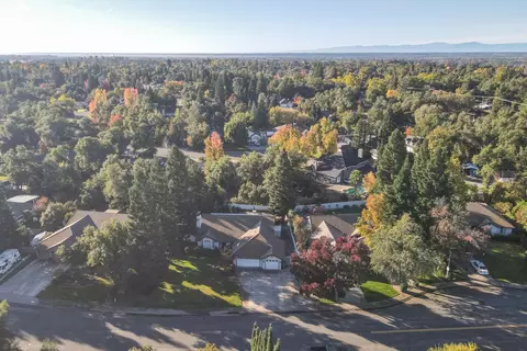 View/Area - 2287 Western Oak Dr, Redding, CA 96002 photo 1 of 2