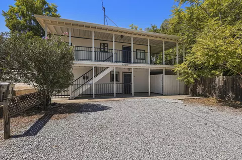 1216 Trinity St, Redding, CA 96001
