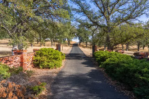 8441 Silver Bridge Rd, Palo Cedro, CA 96073