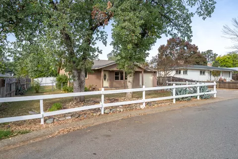 2750 Heather Ln, Redding, CA 96002 photo 3
