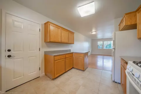 2750 Heather Ln, Redding, CA 96002 photo 11