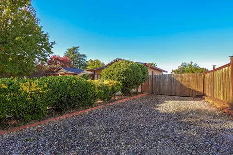 3420 Riverview Dr, Redding, CA 96001 photo 39