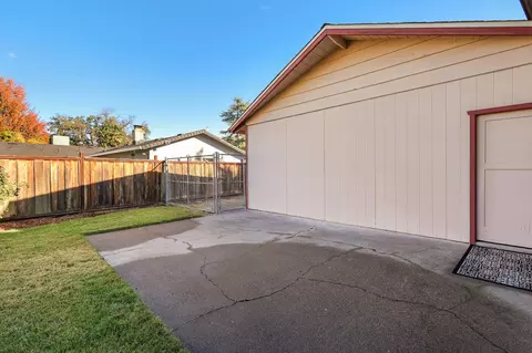 3420 Riverview Dr, Redding, CA 96001 photo 34