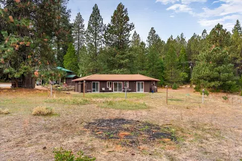 Exterior - 7411 Sugar Pine Rd, Weed, CA 96094 photo 4 of 5