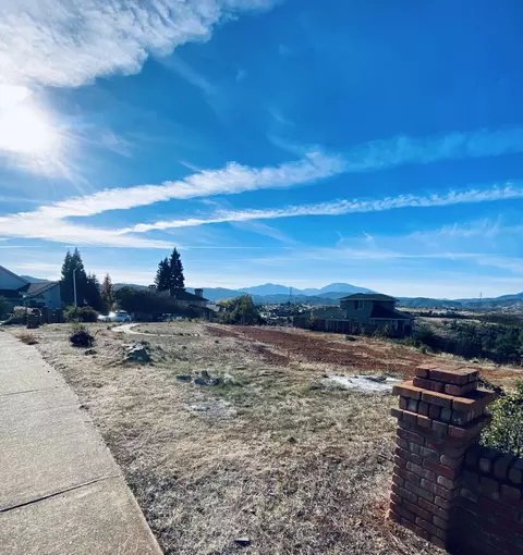 876 Sunkist, Redding, CA 96001 photo 10