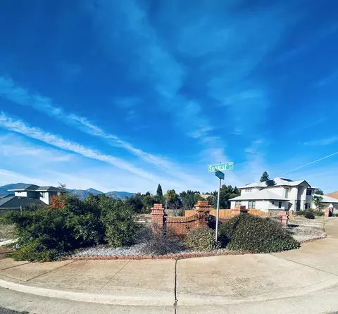 876 Sunkist, Redding, CA 96001 photo 5