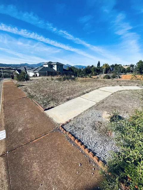 876 Sunkist, Redding, CA 96001 photo 11