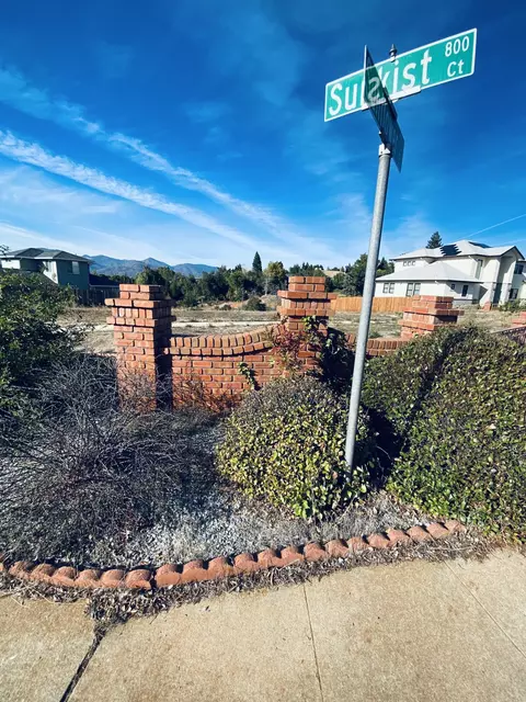 876 Sunkist, Redding, CA 96001