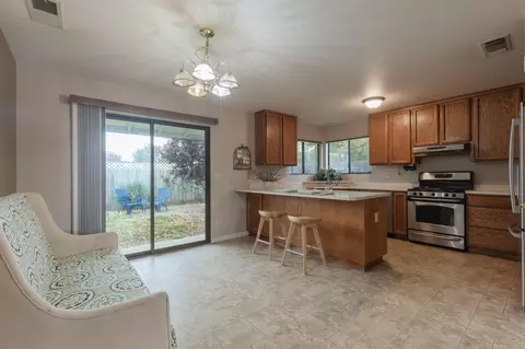 2946 Sandstone Dr, Anderson, CA 96007 photo 5