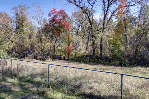 Exterior - 435 Springer Dr, Redding, CA 96003 photo 5 of 6