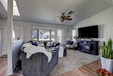 Living - 435 Springer Dr, Redding, CA 96003 photo 3 of 4