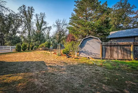 Exterior - 20651 Old 44 Dr, Redding, CA 96003 photo 18 of 32