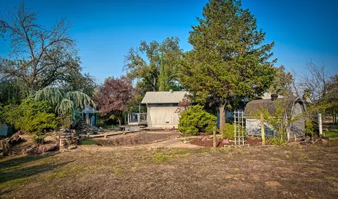 Exterior - 20651 Old 44 Dr, Redding, CA 96003 photo 19 of 32