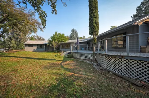 Exterior - 20651 Old 44 Dr, Redding, CA 96003 photo 3 of 32
