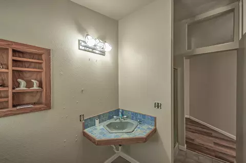 Bath - 20651 Old 44 Dr, Redding, CA 96003 photo 6 of 6