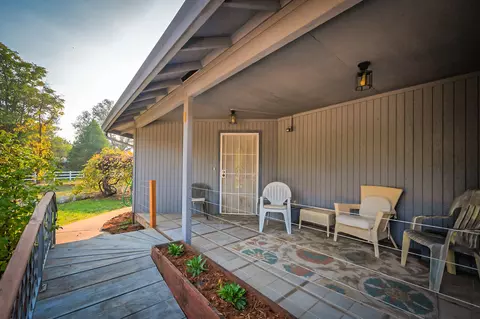 Exterior - 20651 Old 44 Dr, Redding, CA 96003 photo 13 of 32