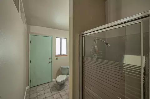 Bath - 20651 Old 44 Dr, Redding, CA 96003 photo 5 of 6