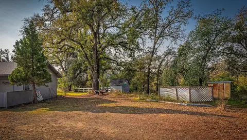 Exterior - 20651 Old 44 Dr, Redding, CA 96003 photo 11 of 32