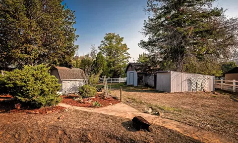 Exterior - 20651 Old 44 Dr, Redding, CA 96003 photo 20 of 32