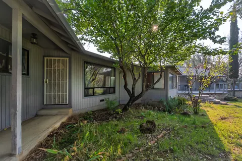 Exterior - 20651 Old 44 Dr, Redding, CA 96003 photo 4 of 32