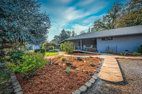 Exterior - 20651 Old 44 Dr, Redding, CA 96003 photo 5 of 32
