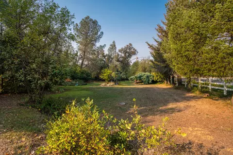 Exterior - 20651 Old 44 Dr, Redding, CA 96003 photo 9 of 32