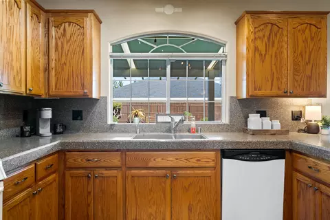 3964 Teton Dr, Redding, CA 96001 photo 7