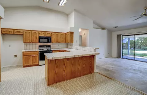 2749 Crystal Tree Dr, Redding, CA 96001 photo 8