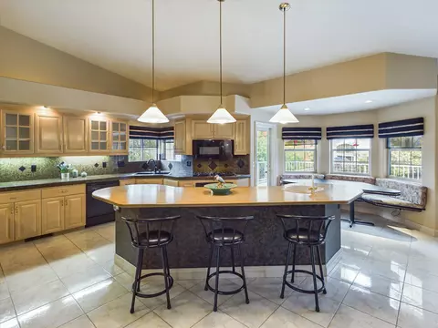 6086 Gleneagles Ct, Redding, CA 96003 photo 13